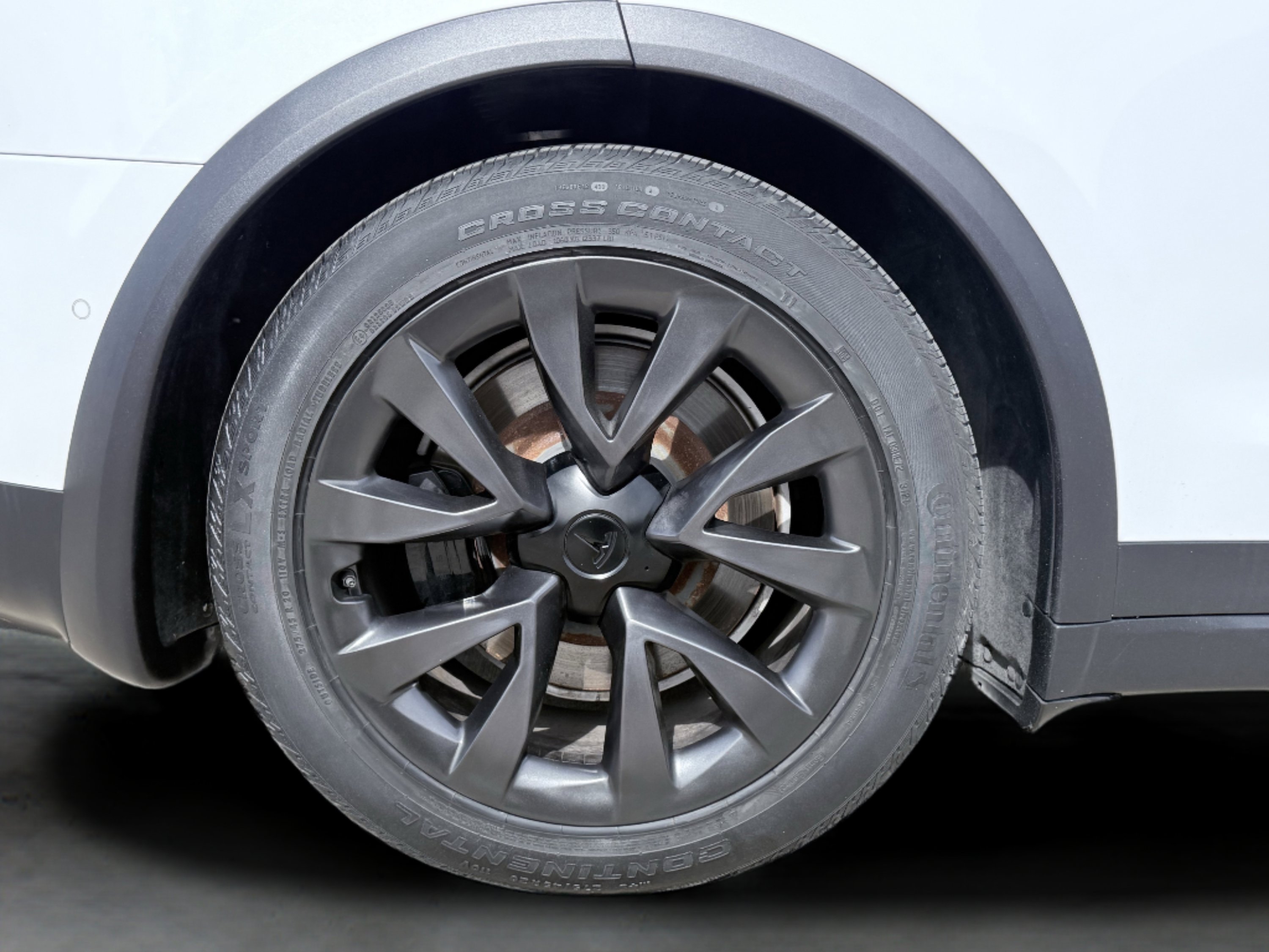 Used 2023 Tesla Model X image 12