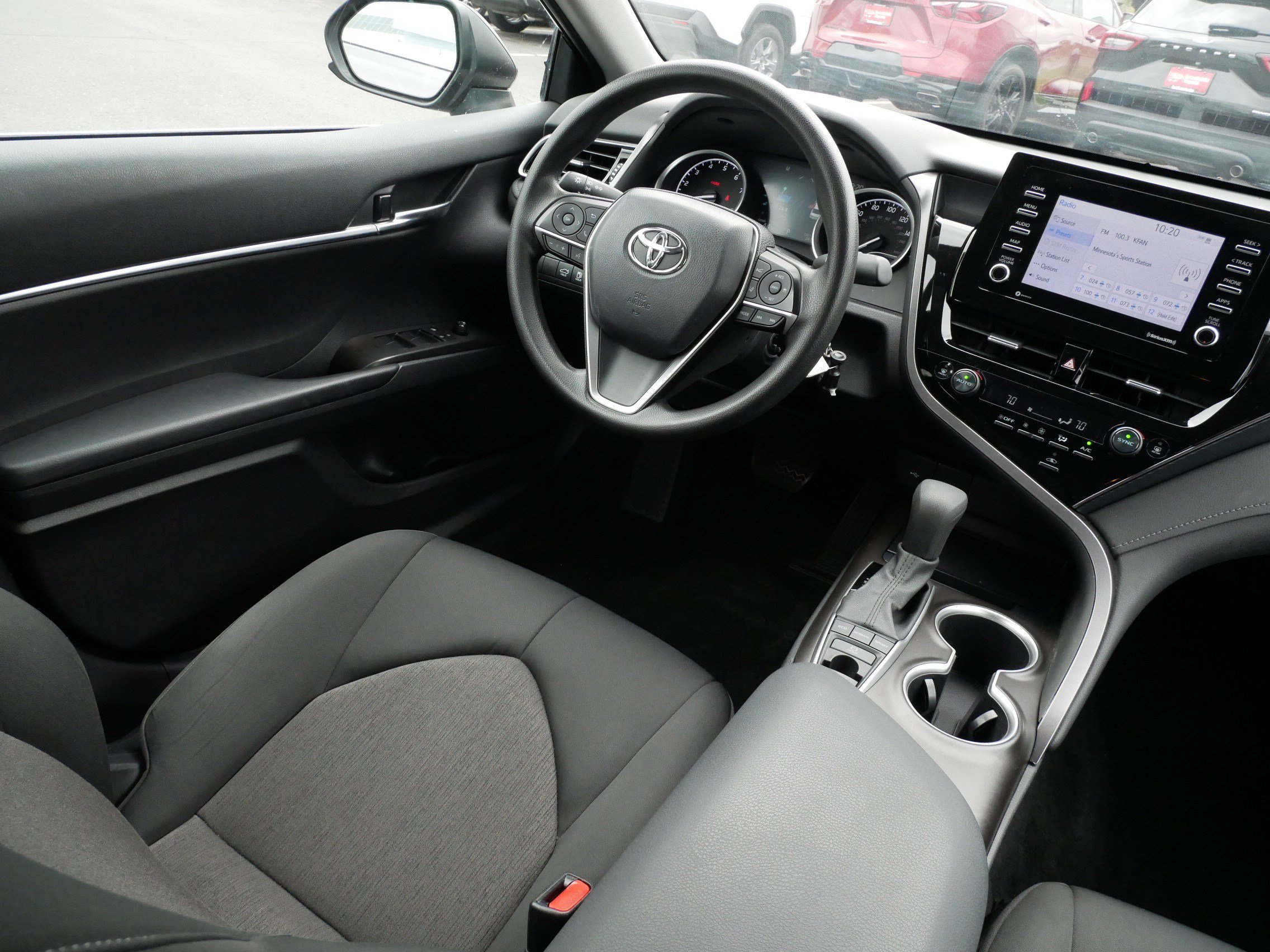 Used 2022 Toyota Camry LE AWD/4WD image 9