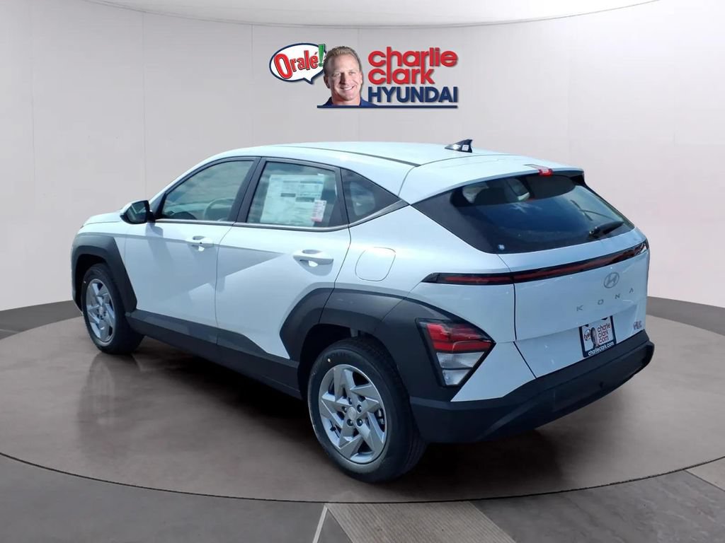 New 2026 Hyundai Kona SE FWD image 3