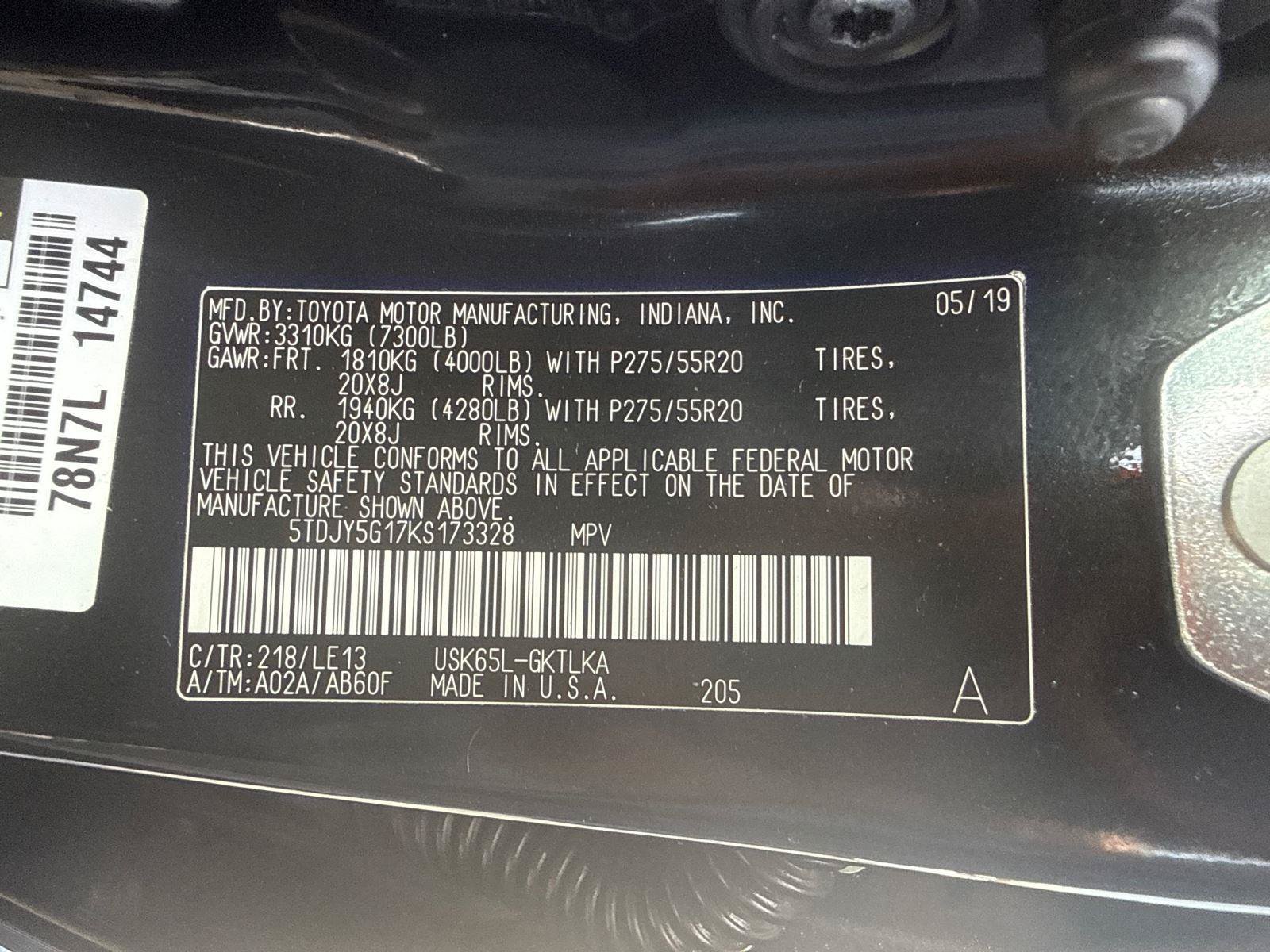 Used 2019 Toyota Sequoia Limited w/ Safety & Convenience Package AWD/4WD image 33