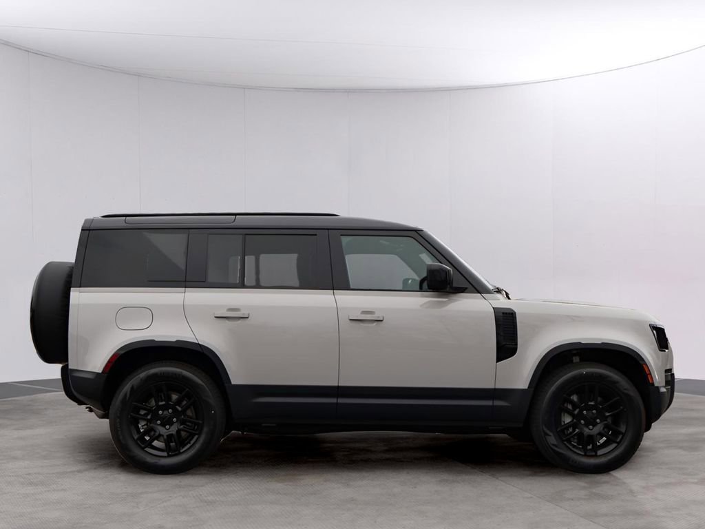 New 2026 Land Rover Defender 110 S image 4