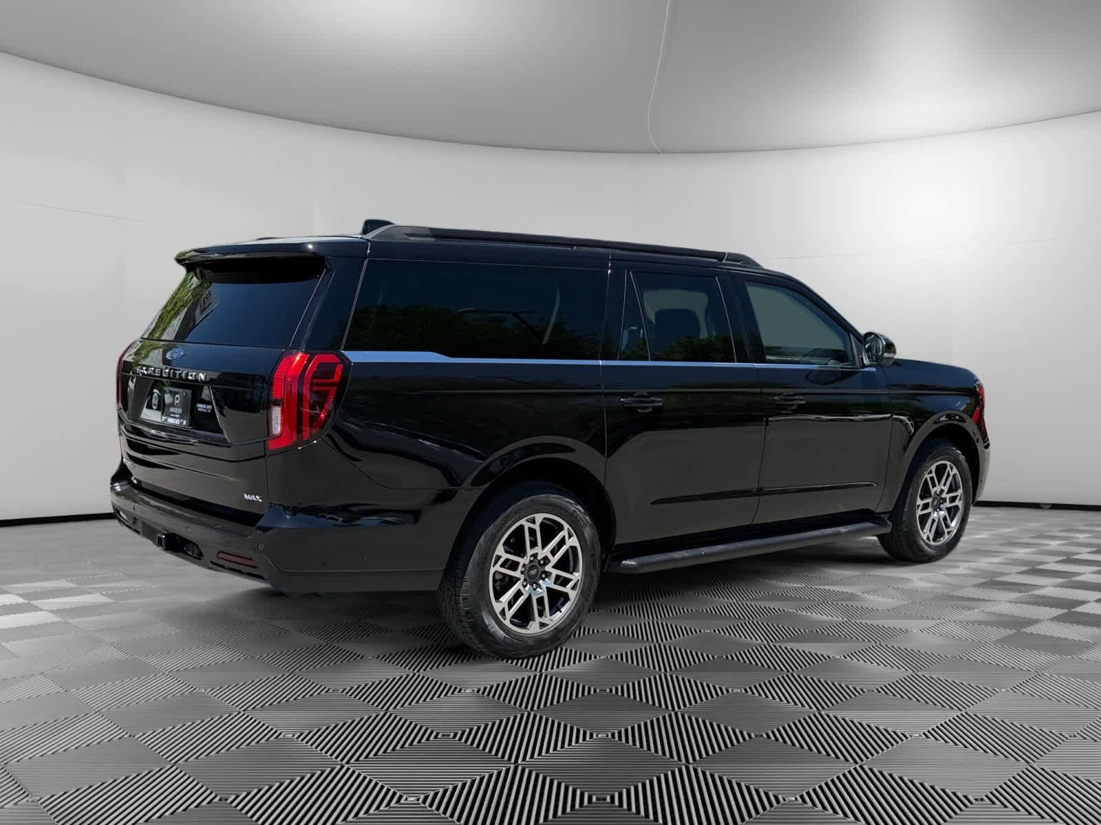 Used 2025 Ford Expedition Max Active AWD/4WD image 5