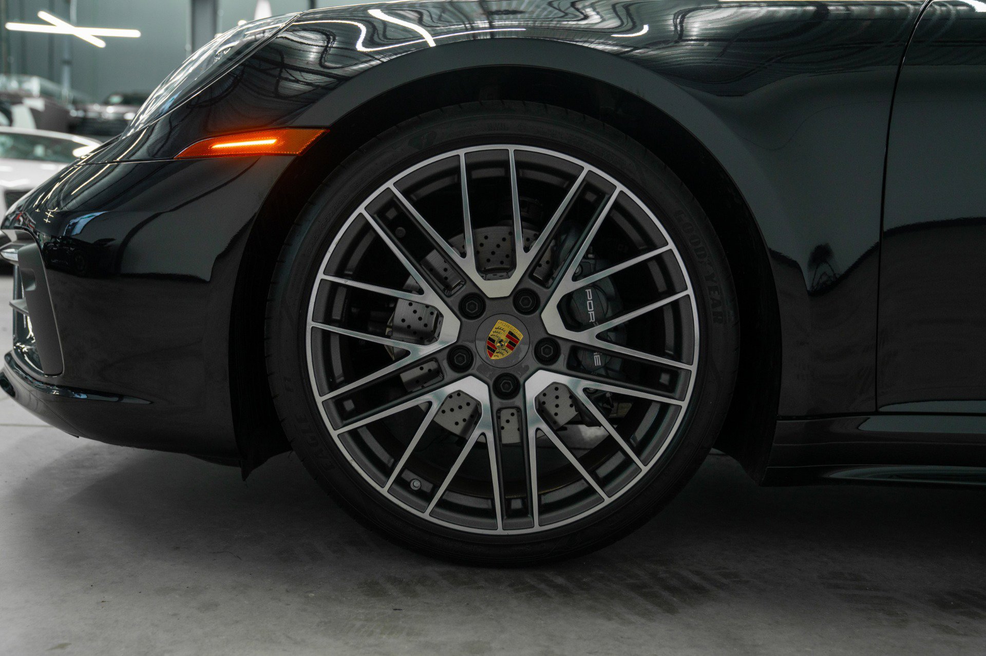 Used 2024 Porsche 911 Targa 4 w/ Sport Package AWD/4WD image 9