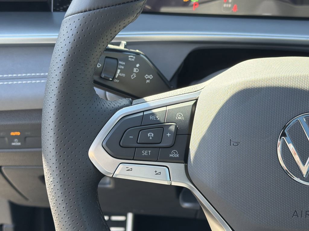 New 2026 Volkswagen Tiguan SE R-Line image 27