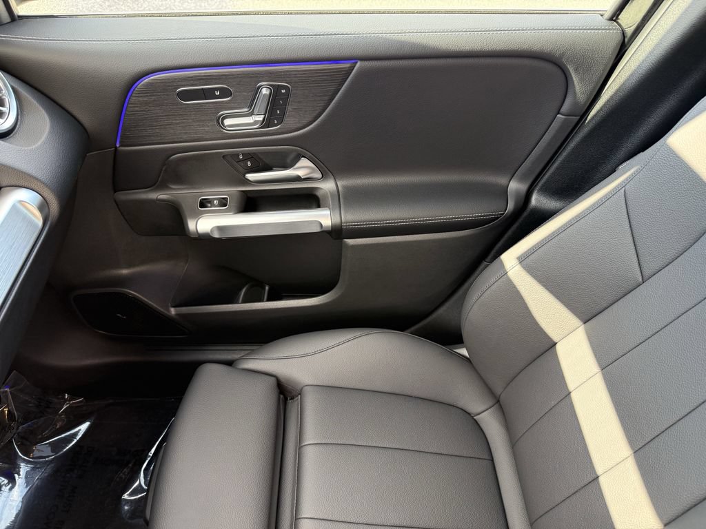 New 2026 Mercedes-Benz GLB 250 4MATIC image 25
