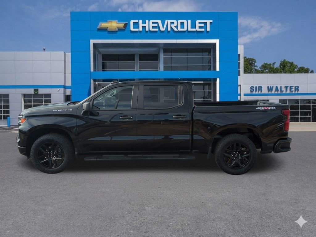 Used 2022 Chevrolet Silverado 1500 Custom image 2