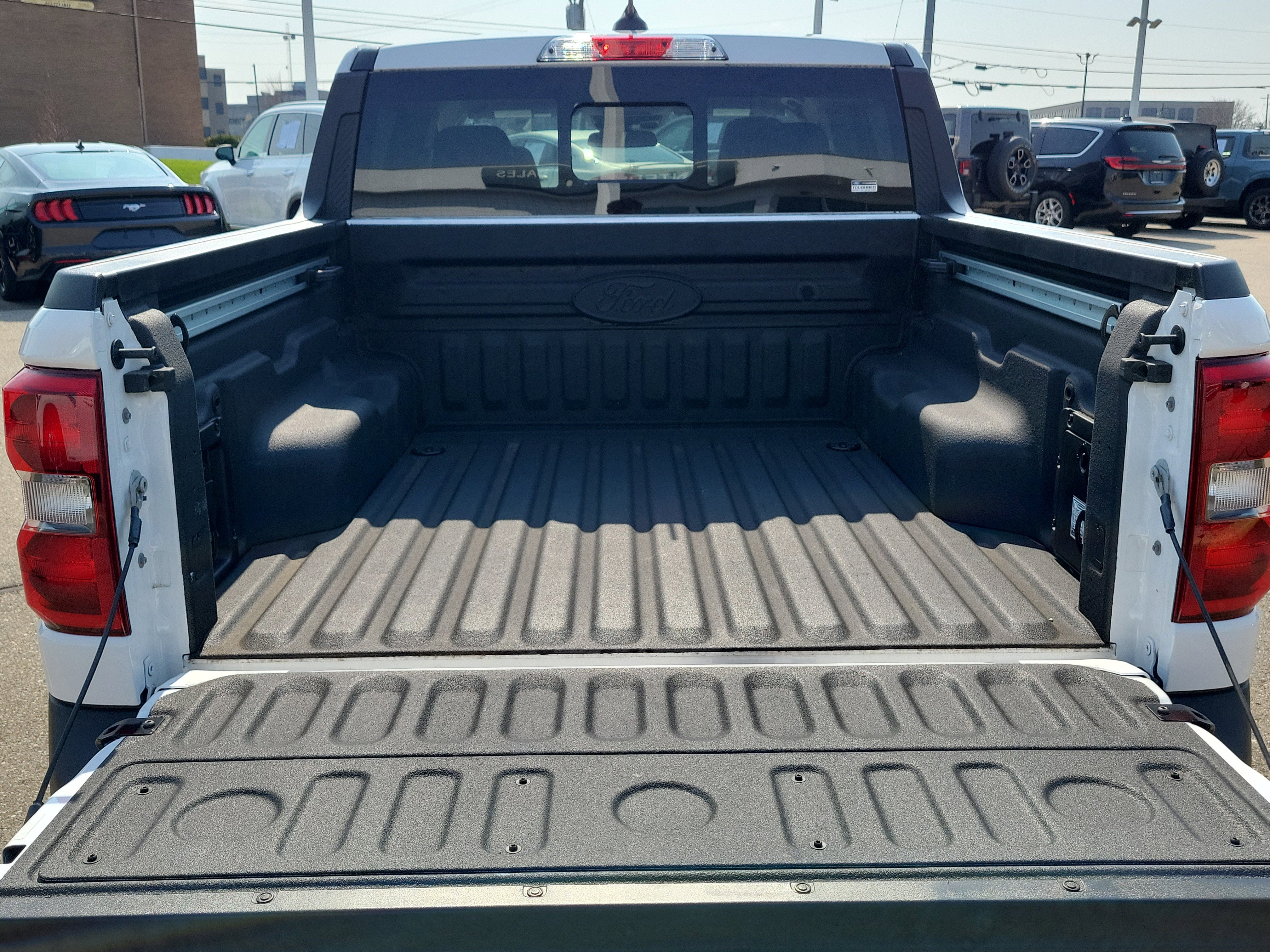 Used 2025 Ford Maverick Lariat image 8