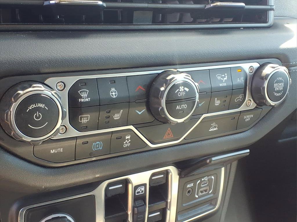 Certified 2024 Jeep Wrangler Unlimited Sahara AWD/4WD image 7