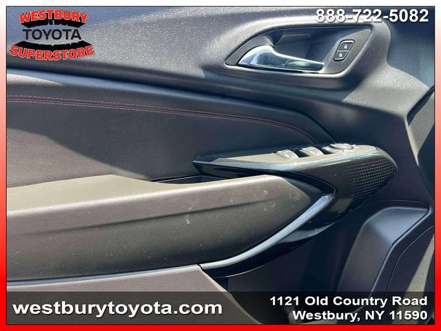 Used 2026 Chevrolet Trax RS w/ Sunroof Package FWD image 18