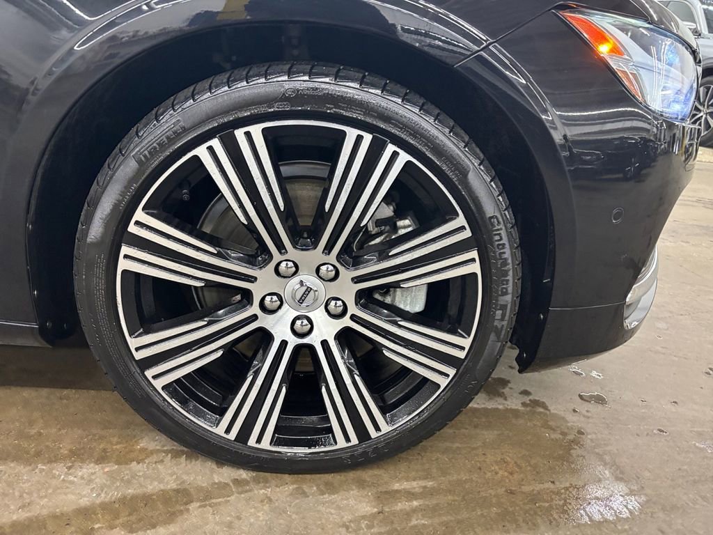 Certified 2025 Volvo S90 B6 Ultra w/ Lounge Package image 37