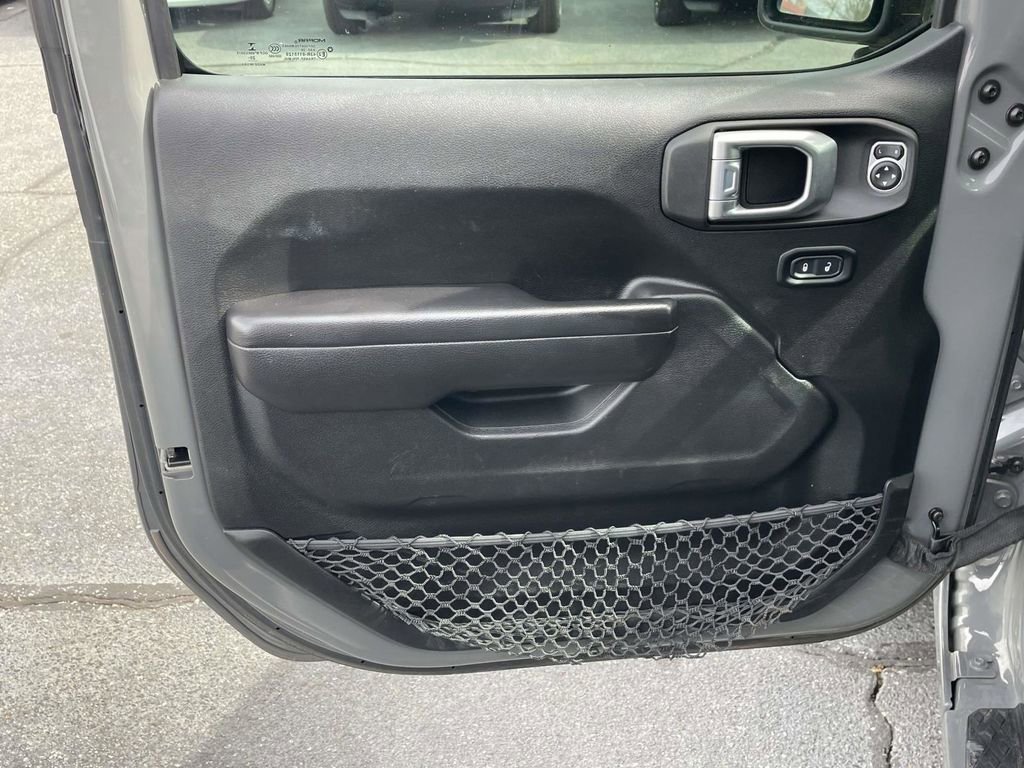 Used 2021 Jeep Gladiator Sport image 23