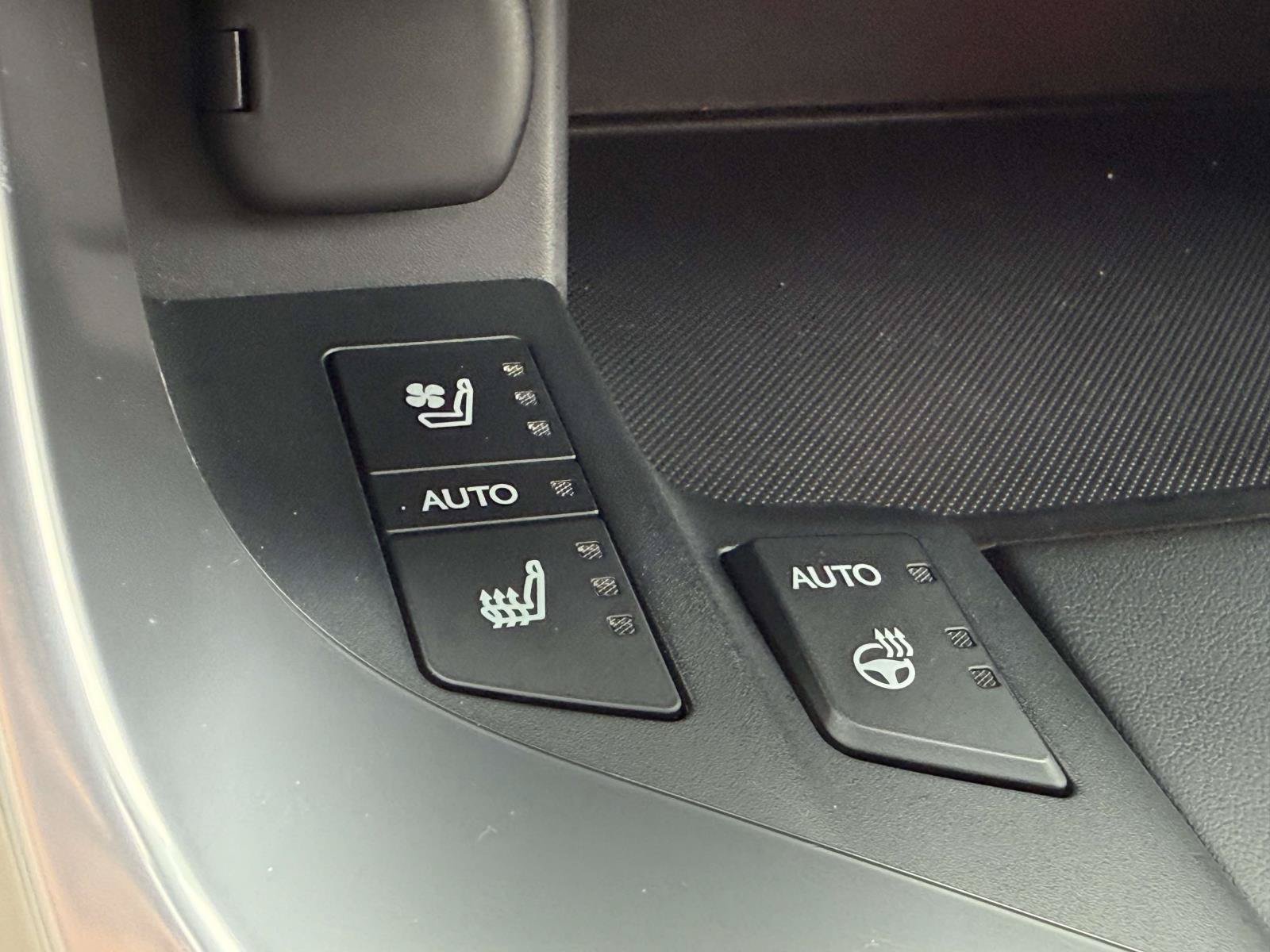 Used 2025 Lexus LX 700h F Sport AWD/4WD image 25