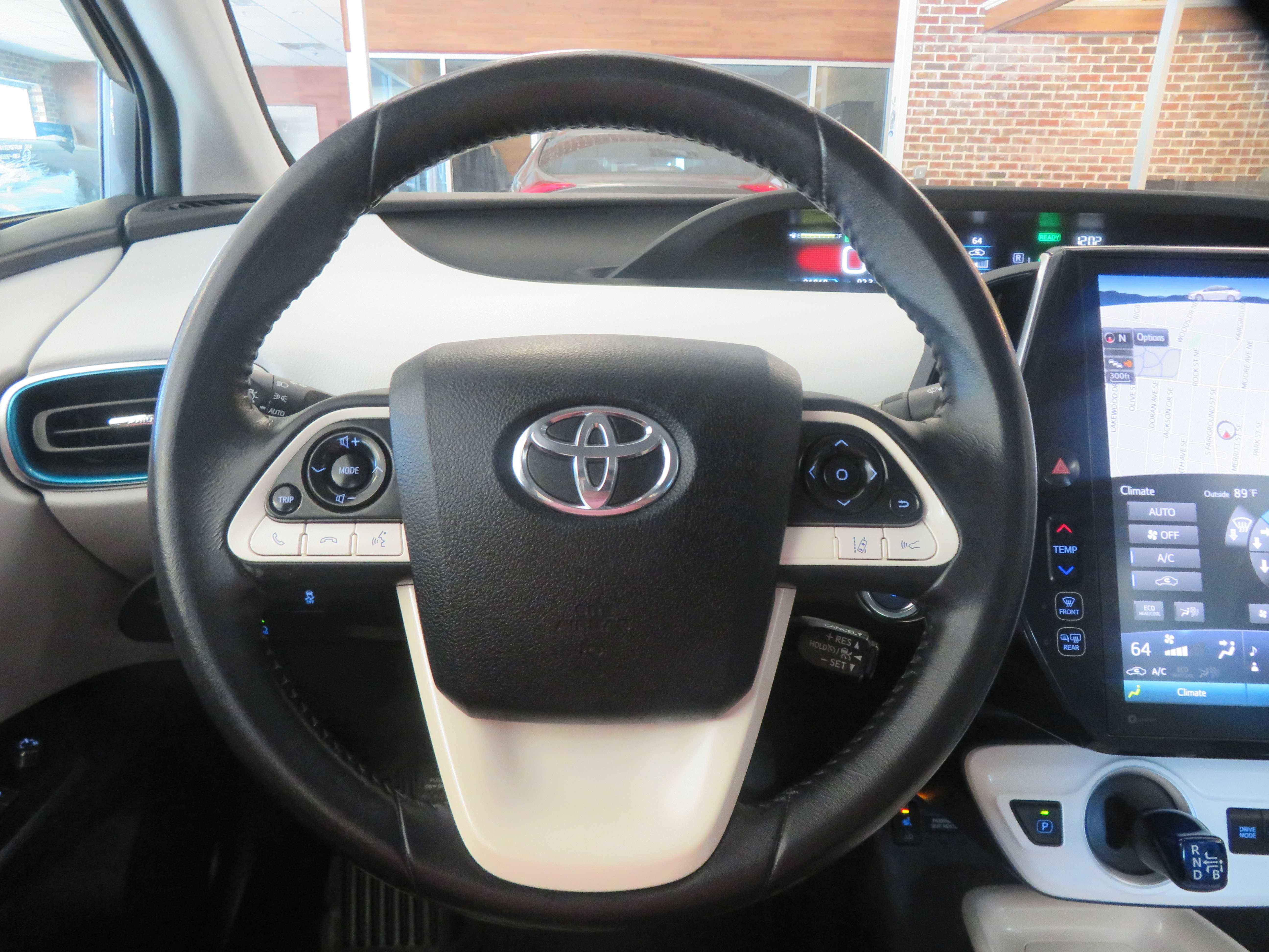 Used 2018 Toyota Prius Prime Premium FWD image 28