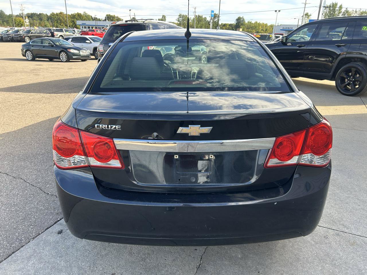 Used 2012 Chevrolet Cruze LS w/ Connectivity Package FWD image 6