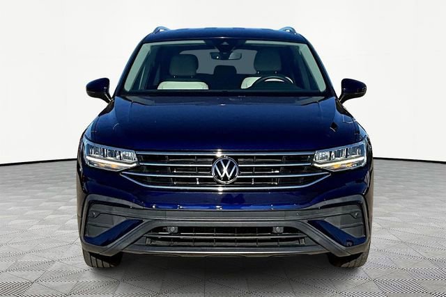 Used 2022 Volkswagen Tiguan SE image 3