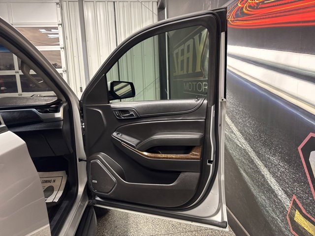 Used 2018 Chevrolet Suburban LT image 31