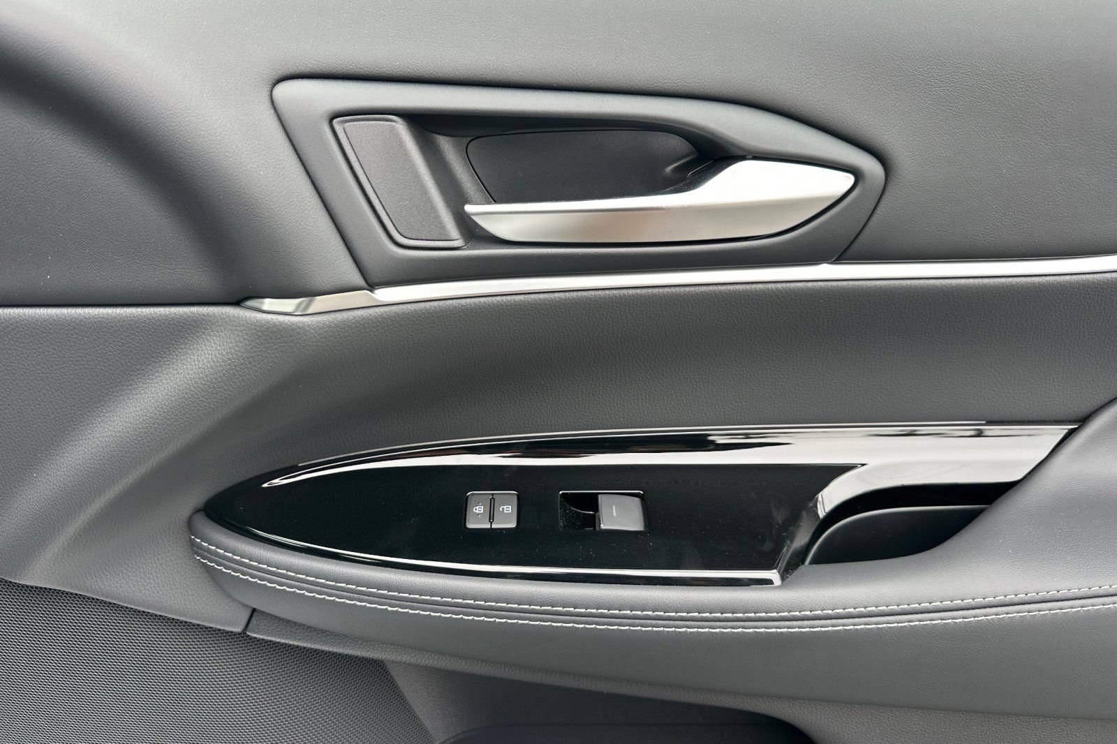 New 2026 Toyota Mirai RWD image 19