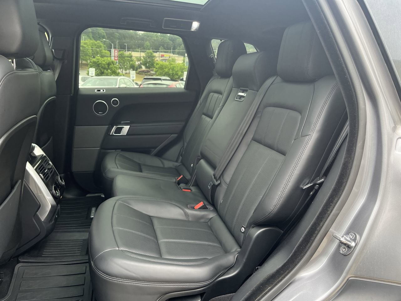 Used 2020 Land Rover Range Rover Sport HSE AWD/4WD image 31