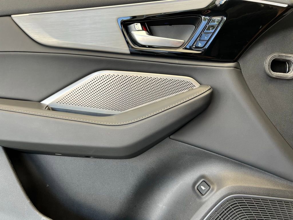 Used 2023 Acura MDX FWD w/ Technology Package image 18