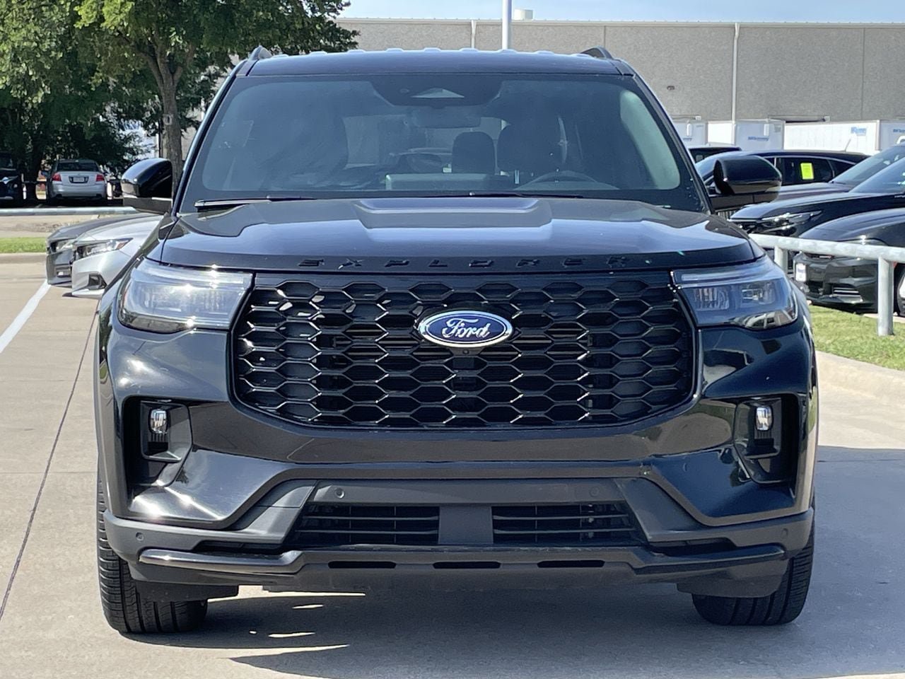 Used 2025 Ford Explorer ST-Line w/ ST-Line Street Pack AWD/4WD image 7