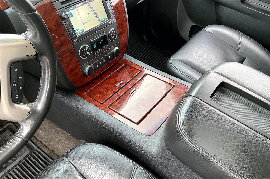 Used 2010 Chevrolet Tahoe LTZ image 14