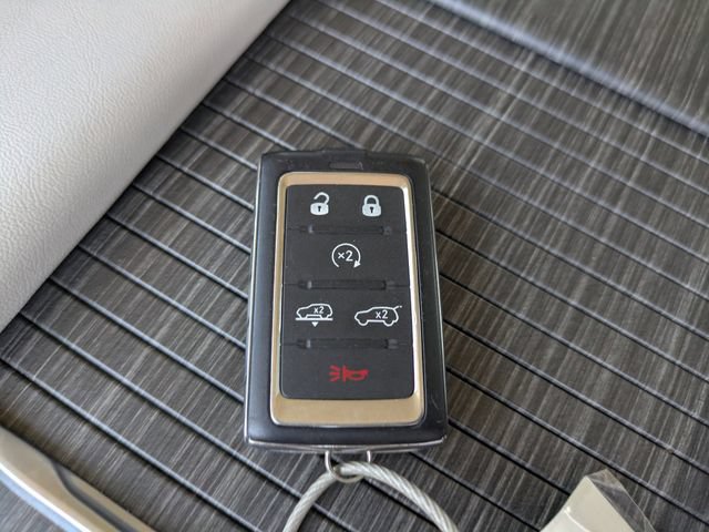 Used 2024 Jeep Wagoneer Series III AWD/4WD image 36