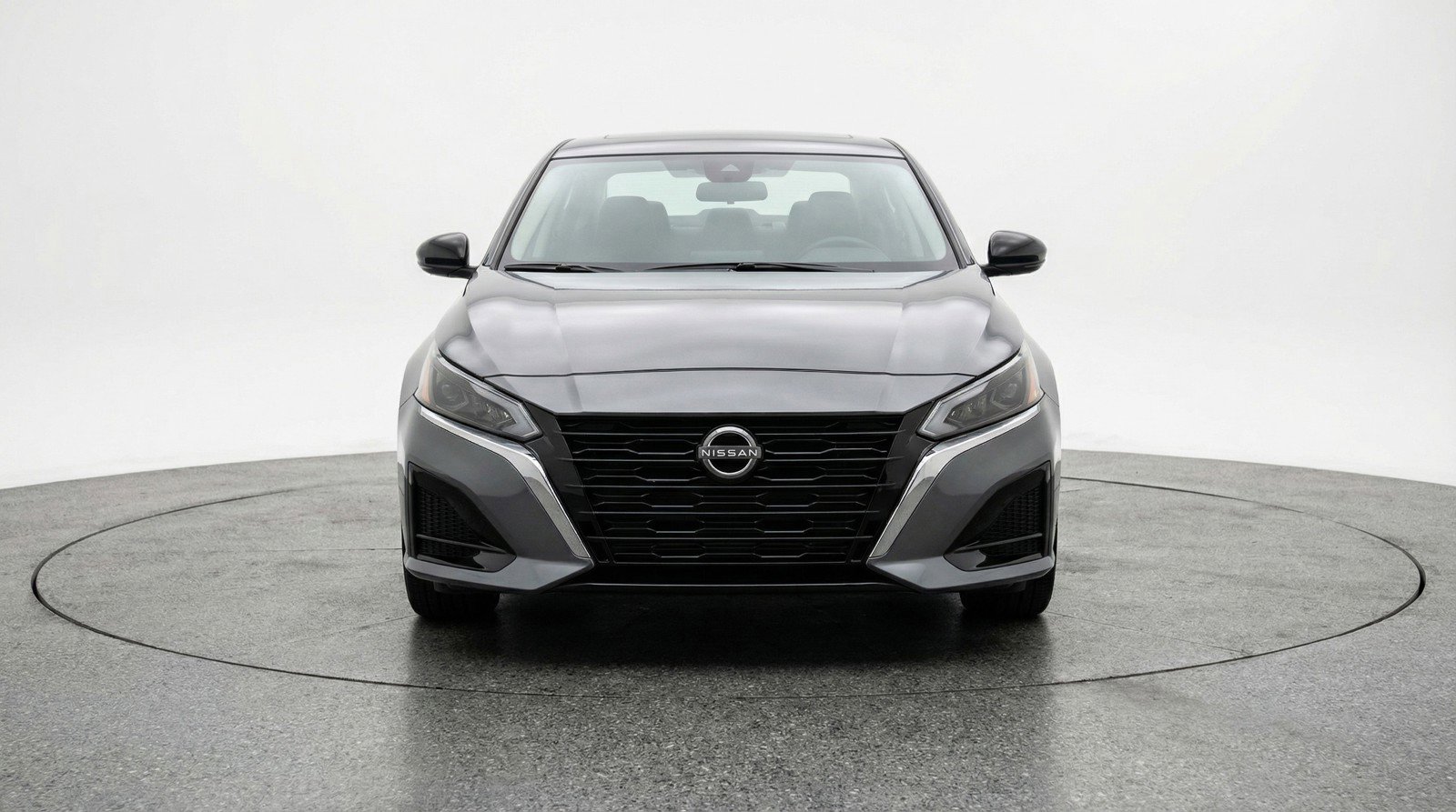Used 2025 Nissan Altima 2.5 SV FWD image 2