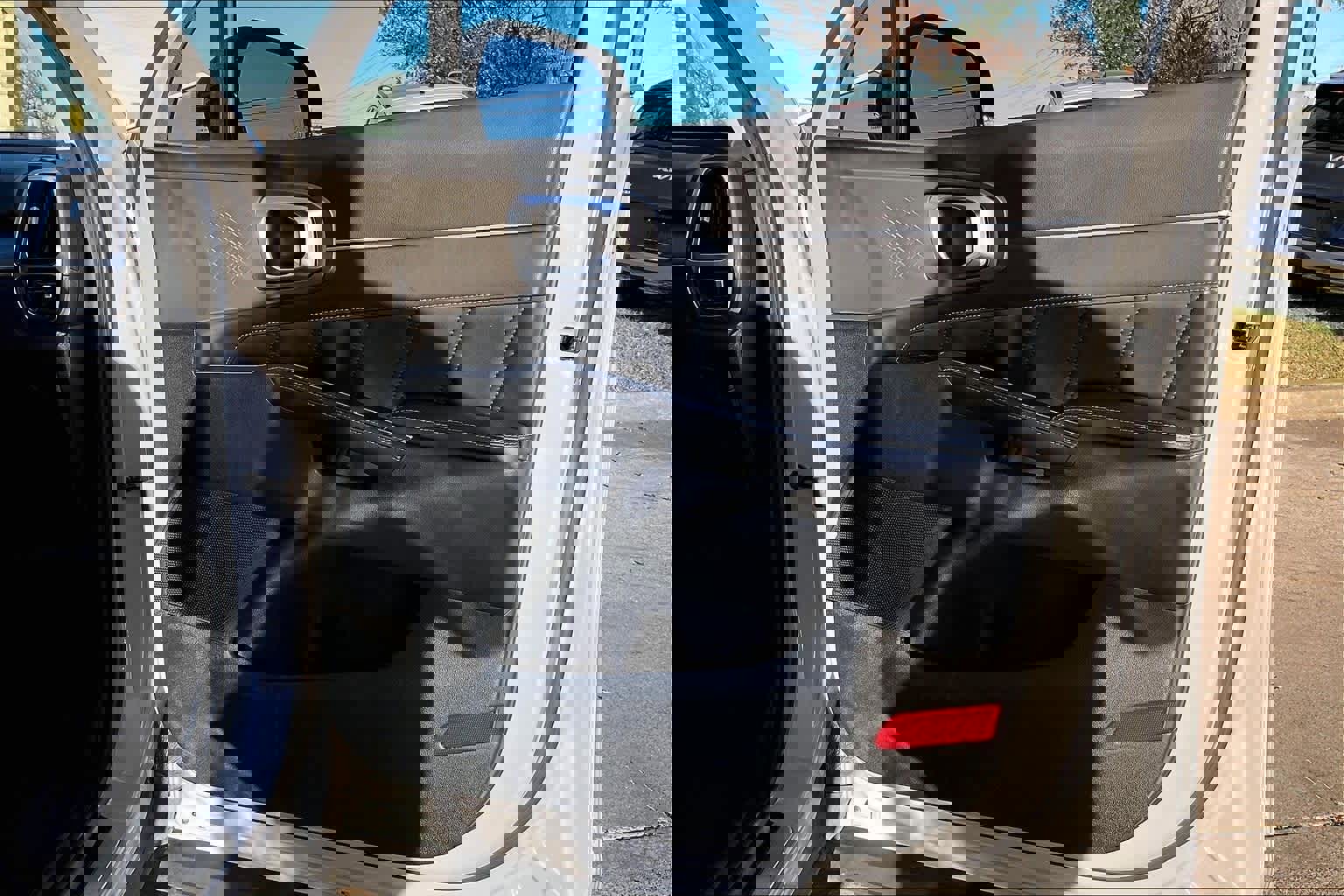 Used 2022 Kia Sorento SX image 28