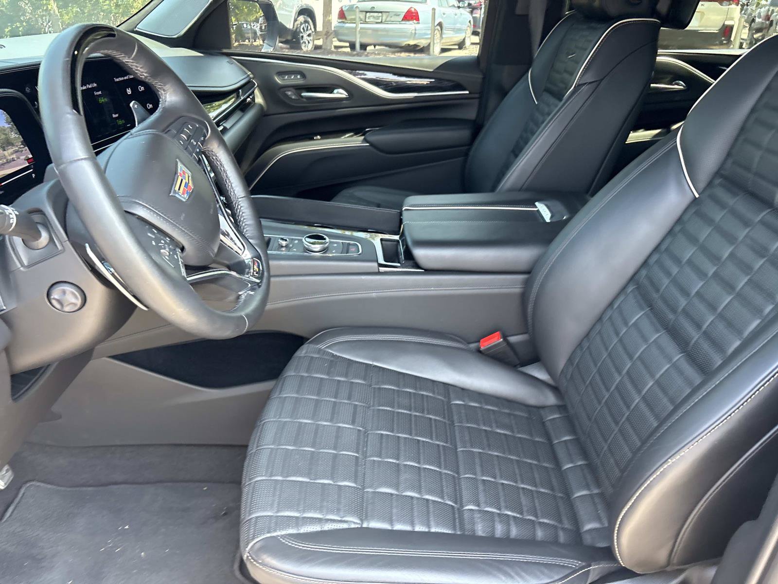 Used 2023 Cadillac Escalade ESV V AWD/4WD image 13
