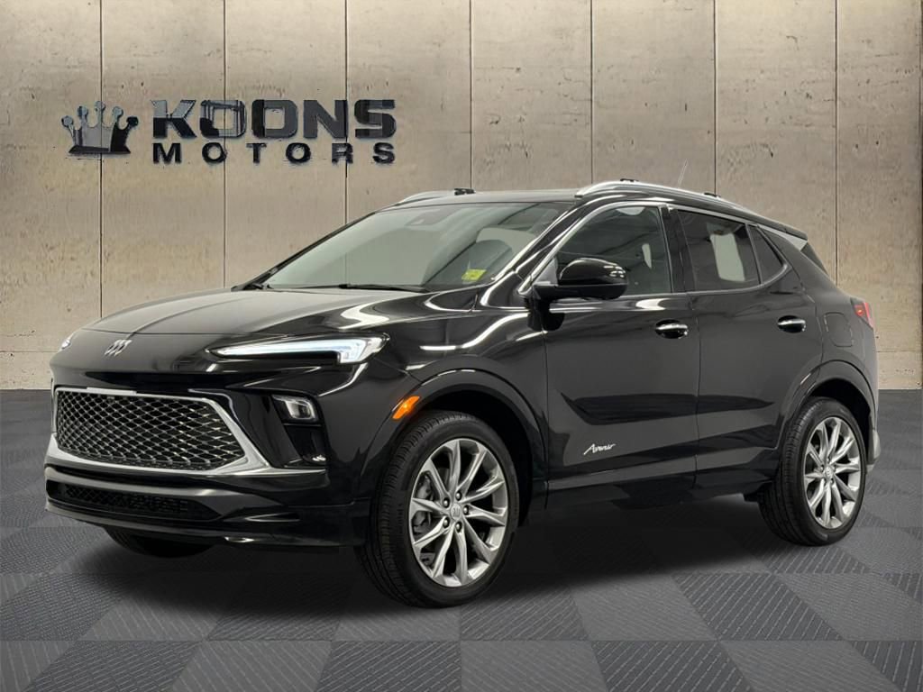 Used 2025 Buick Encore GX Avenir w/ Avenir Technology Package image 1