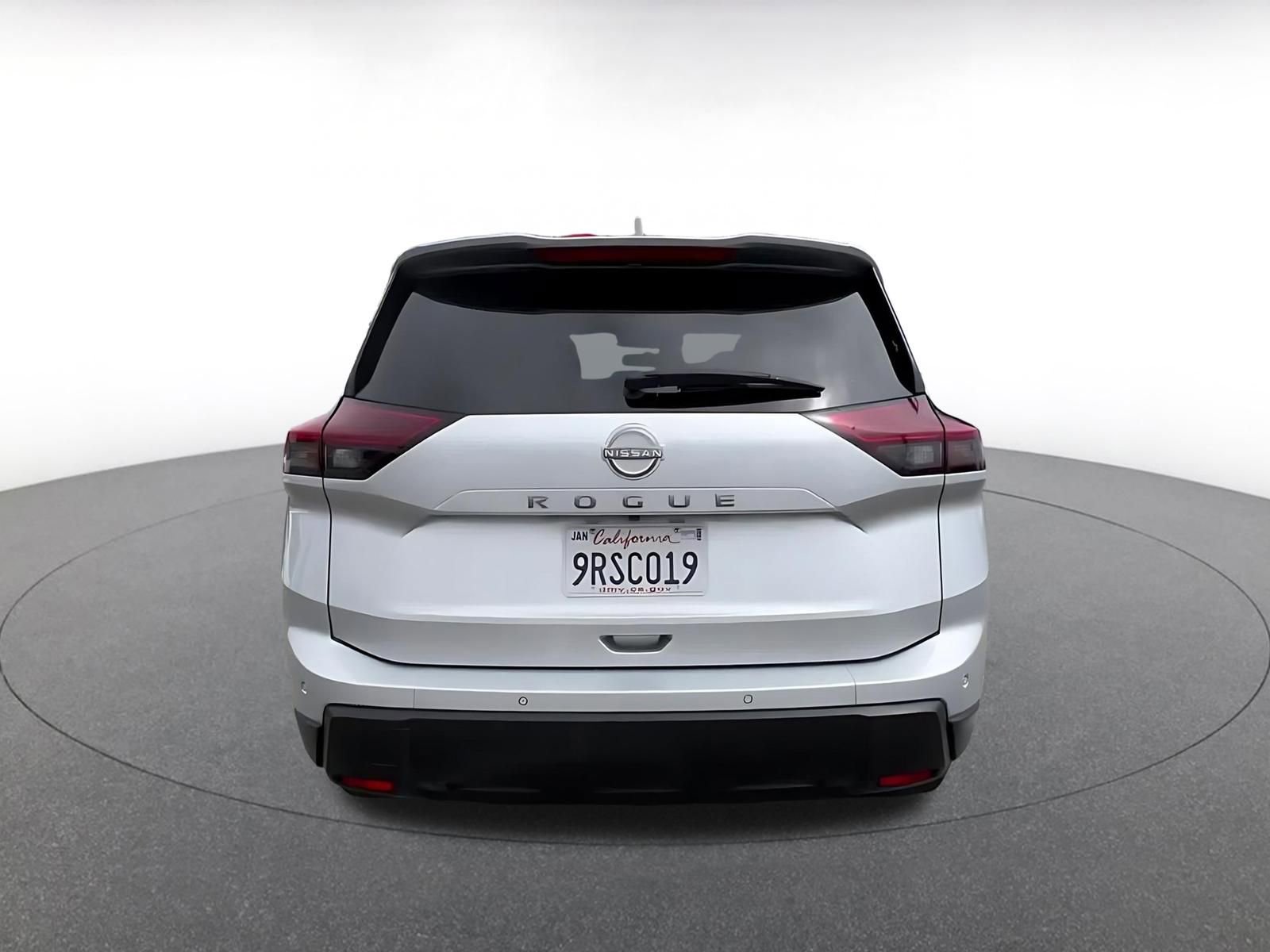 Used 2025 Nissan Rogue SV FWD image 12