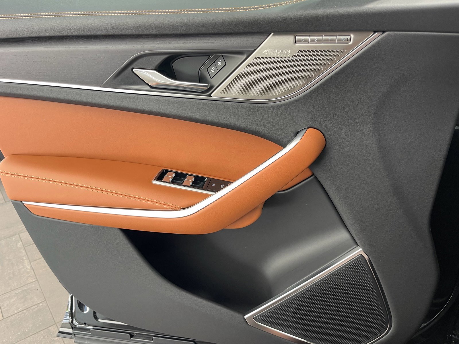 New 2026 Jaguar F-PACE R-Dynamic S image 20