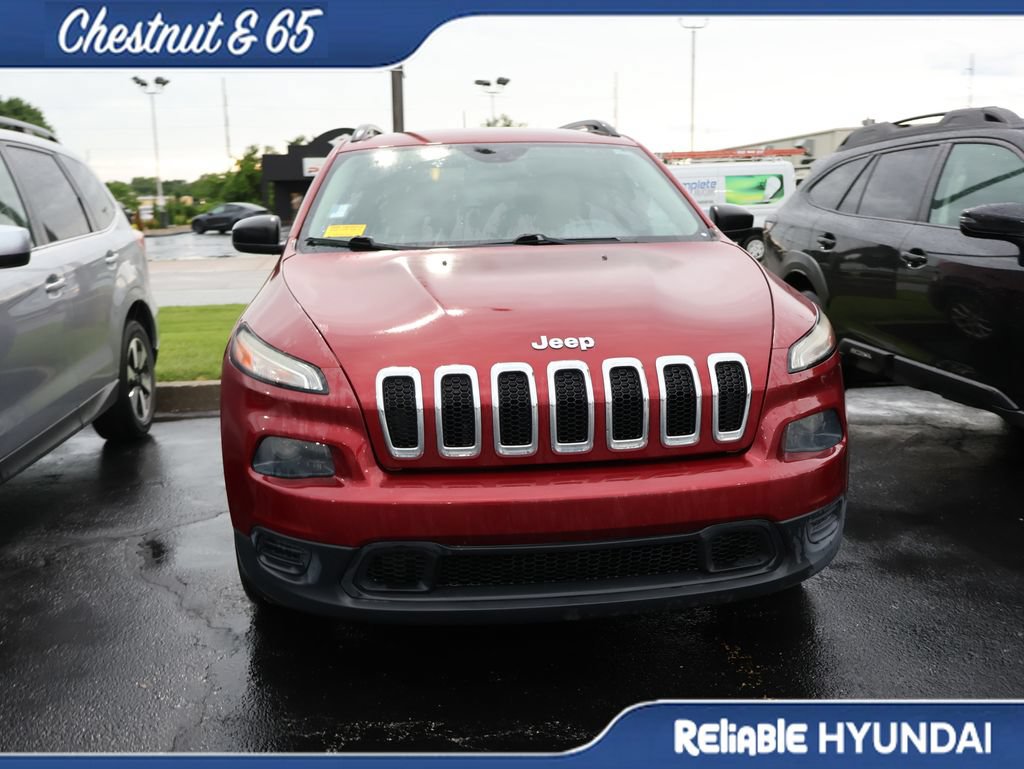 Used 2016 Jeep Cherokee Sport FWD image 5