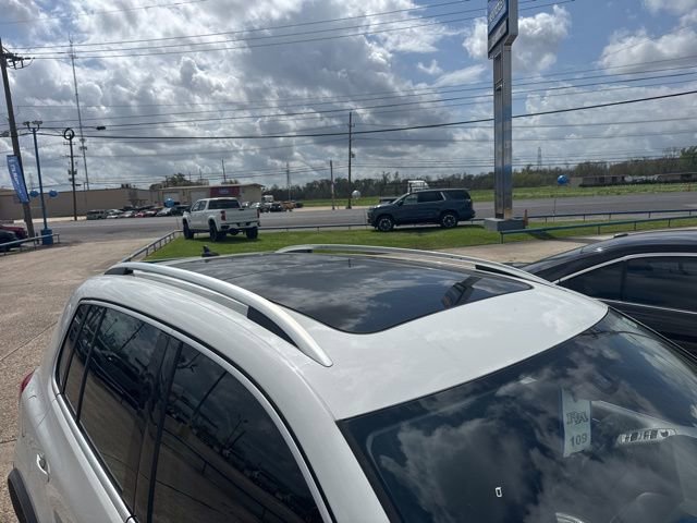 Used 2017 Volkswagen Tiguan Sport image 19