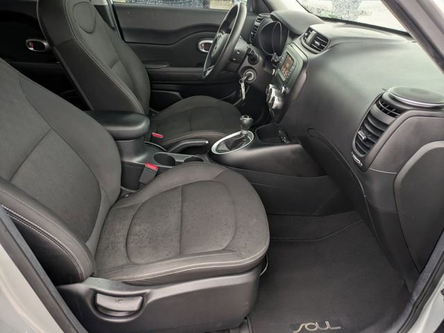 Used 2017 Kia Soul FWD image 23