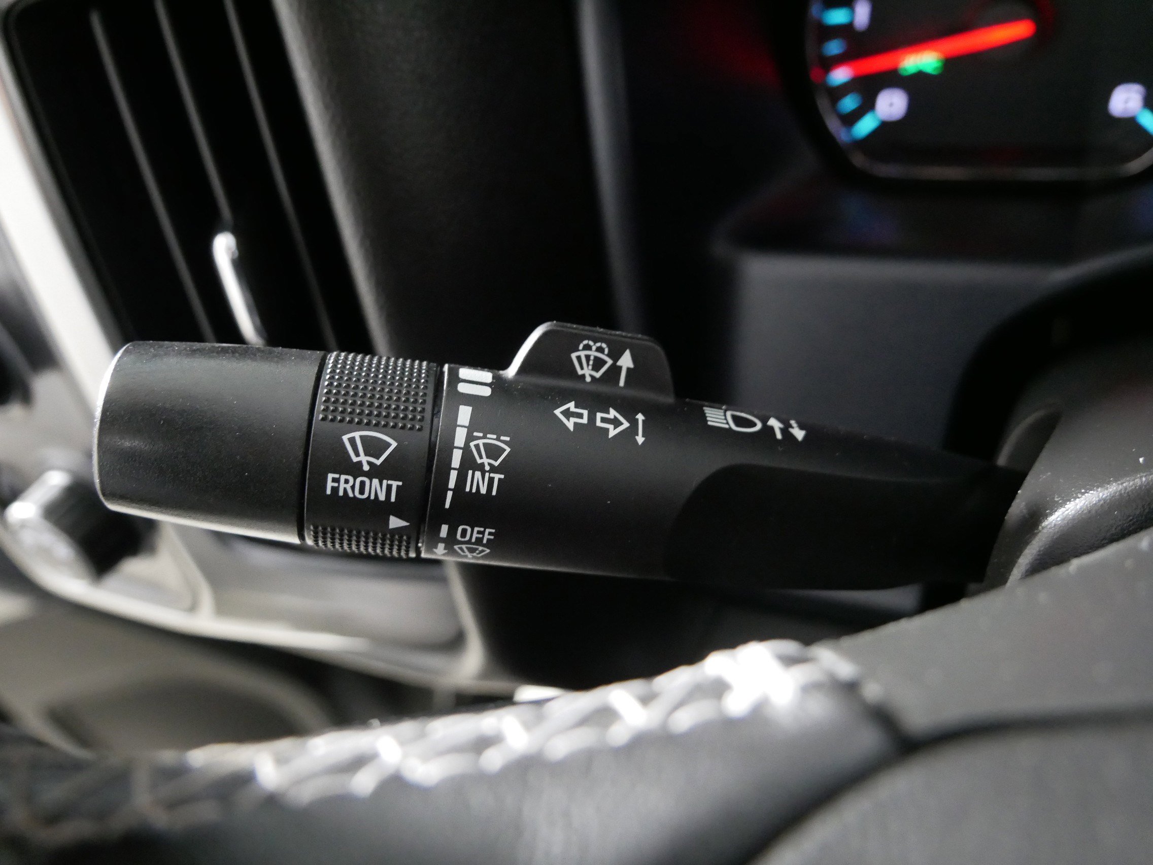 Used 2018 Chevrolet Silverado 1500 LT image 30