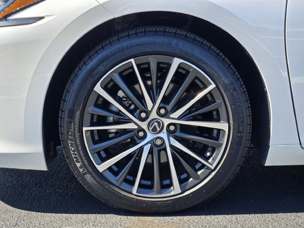 Certified 2025 Lexus ES 350 w/ Premium Package FWD image 13