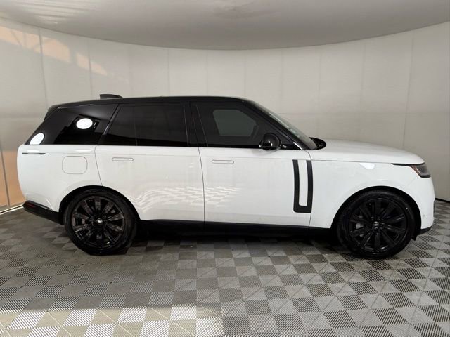 New 2025 Land Rover Range Rover SE image 9
