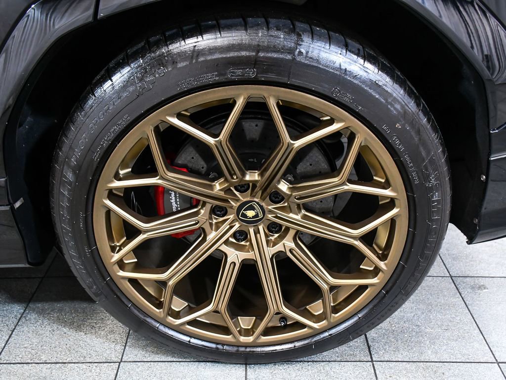 Used 2020 Lamborghini Urus image 8