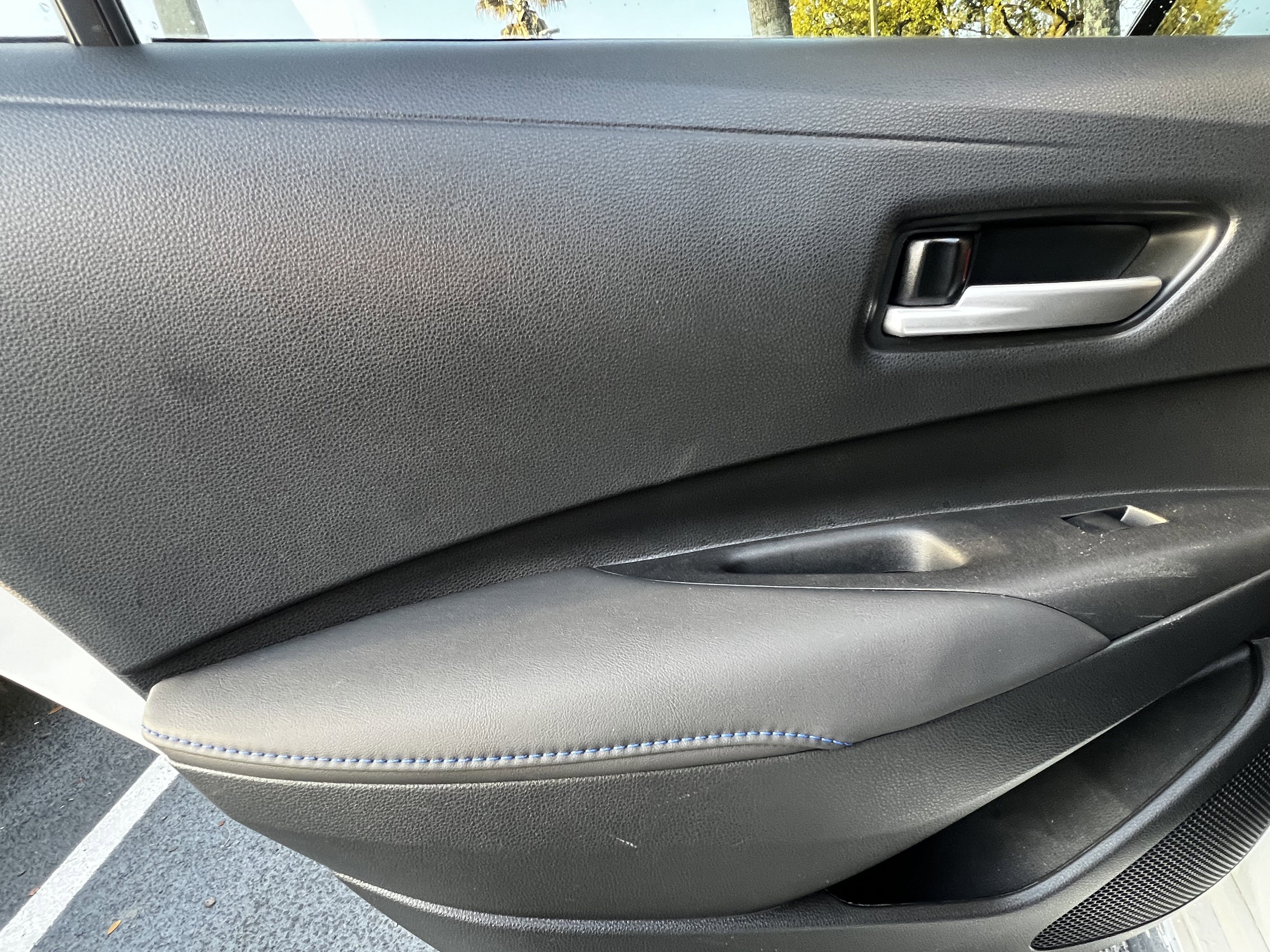 Used 2021 Toyota Corolla SE w/ SE Premium Package image 30