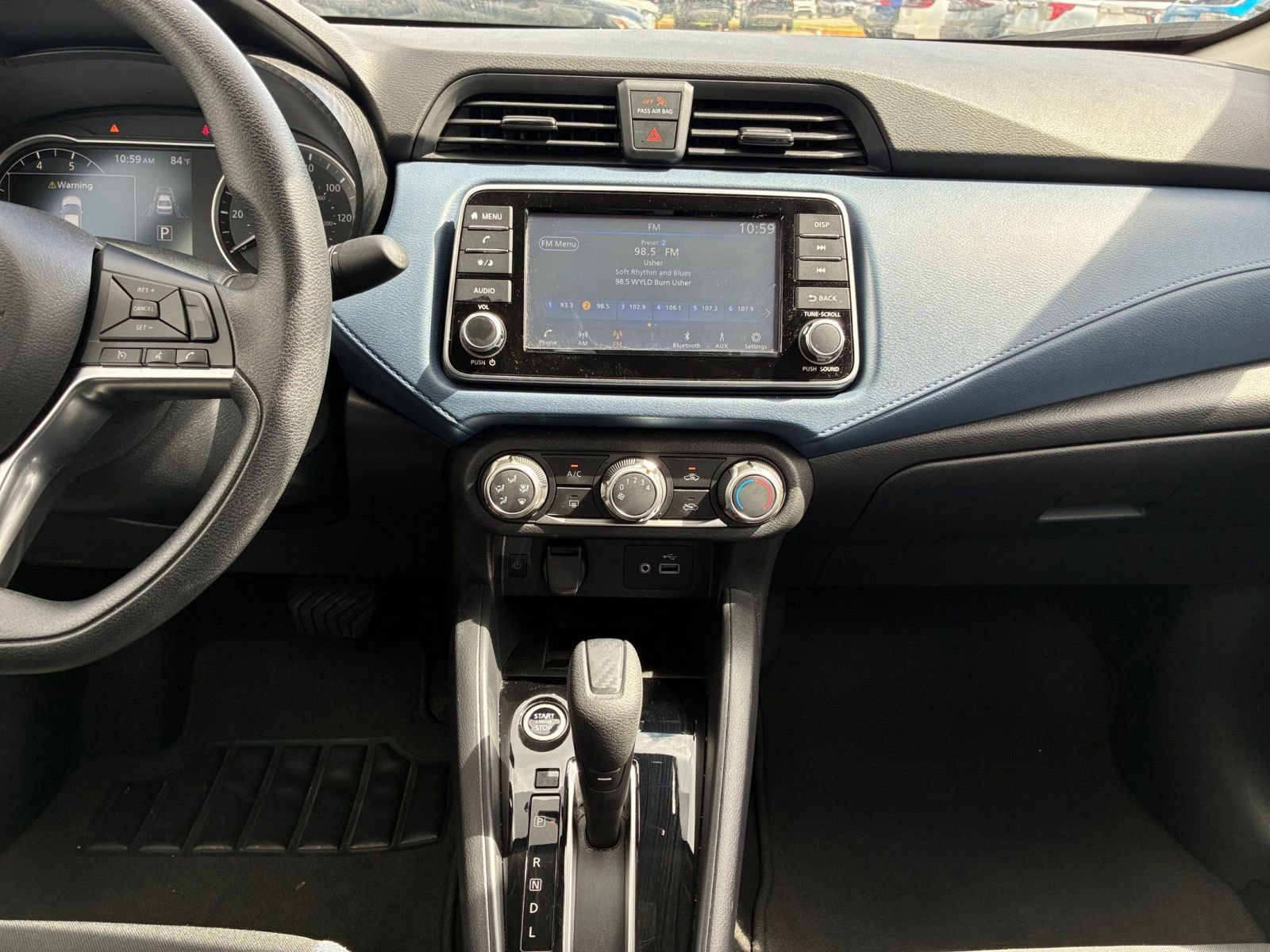 Used 2025 Nissan Versa SV image 14