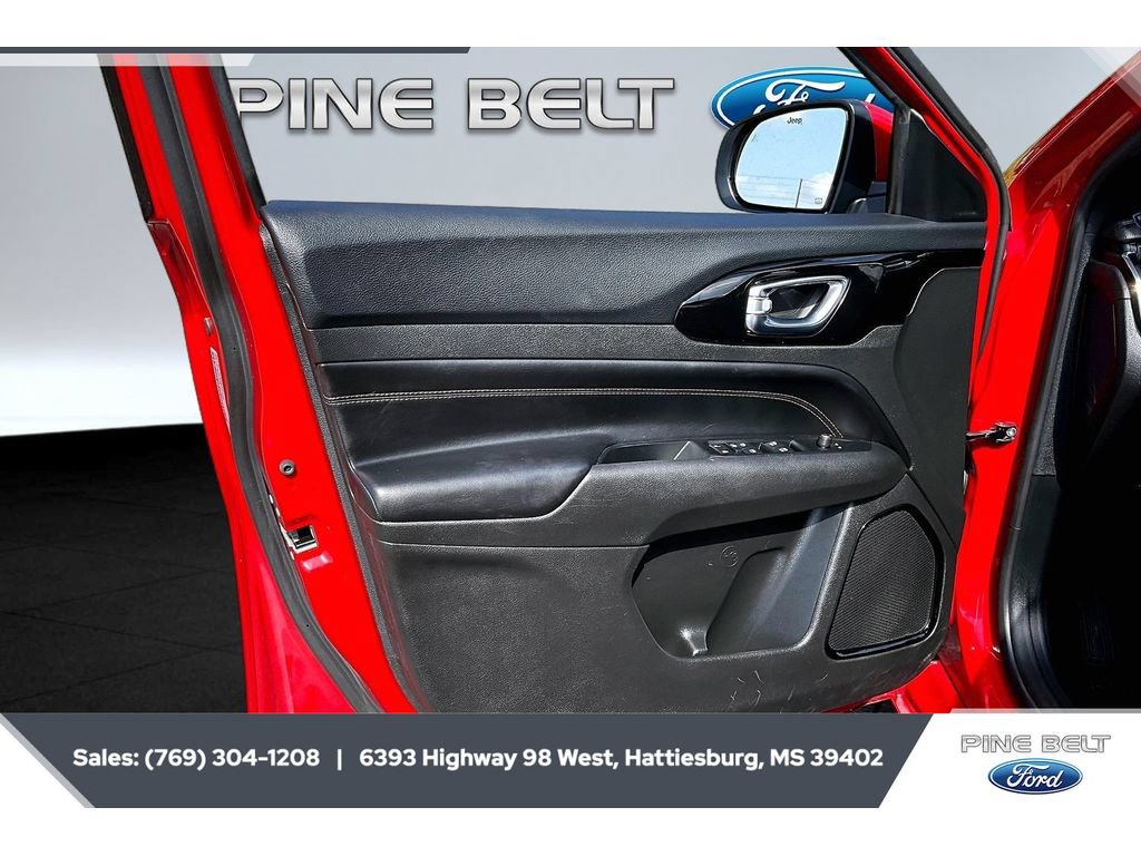 Used 2022 Jeep Compass Limited AWD/4WD image 18