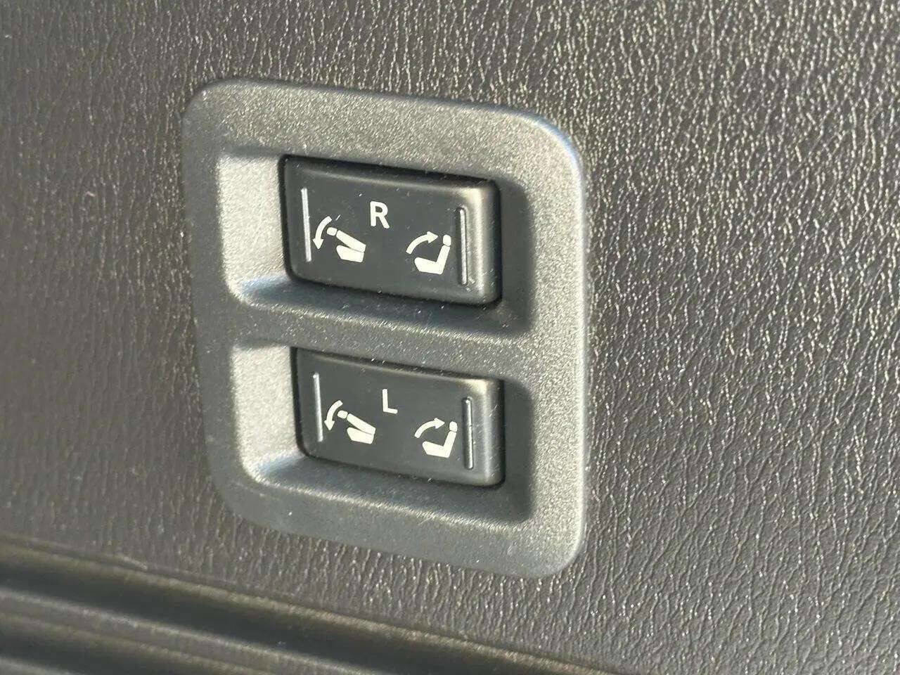 Used 2011 INFINITI QX56 4WD w/ Theater Pkg image 55