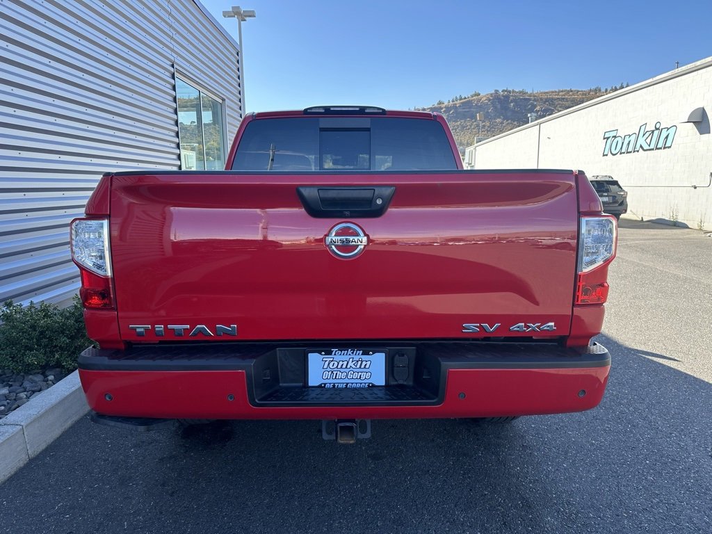 Used 2021 Nissan Titan SV w/ SV Convenience Package image 5