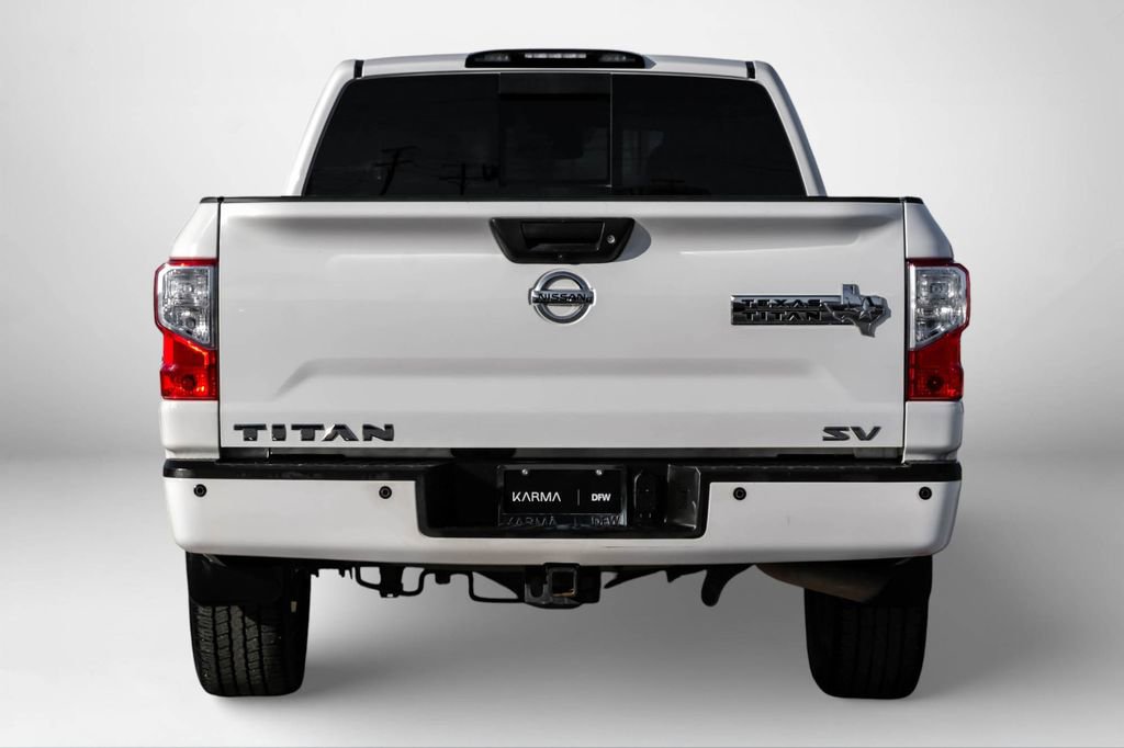 Used 2017 Nissan Titan SV image 7