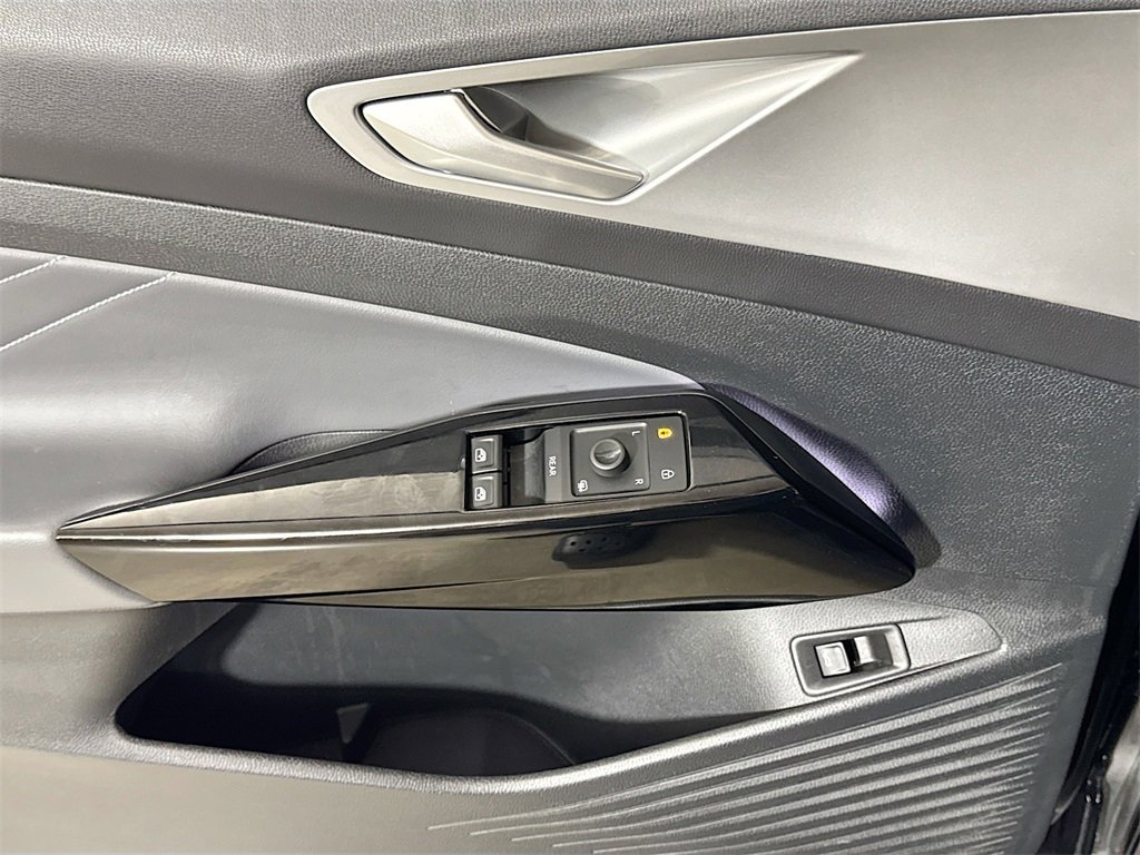 Used 2023 Volkswagen ID.4 Pro S image 16
