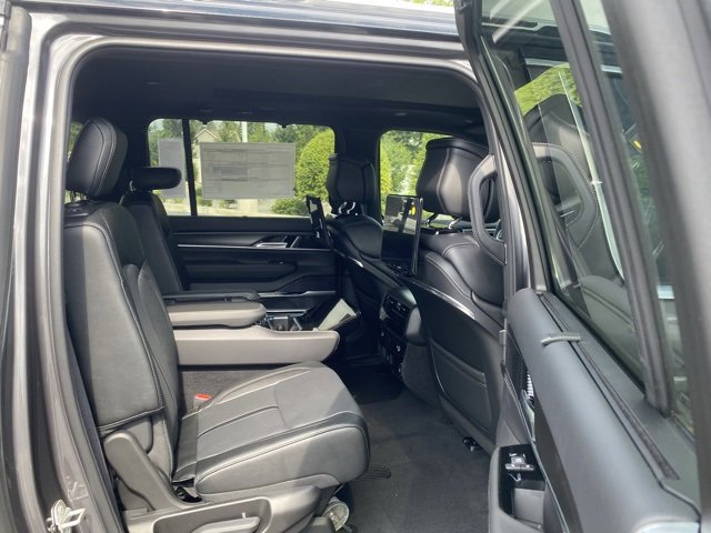 New 2024 Jeep Grand Wagoneer L 4WD w/ Rear Seat Video Group 1 image 31