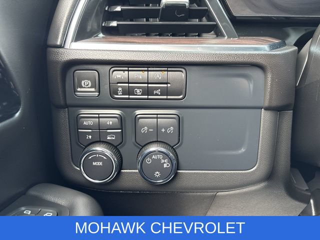 Used 2025 Chevrolet Tahoe LS AWD/4WD image 18