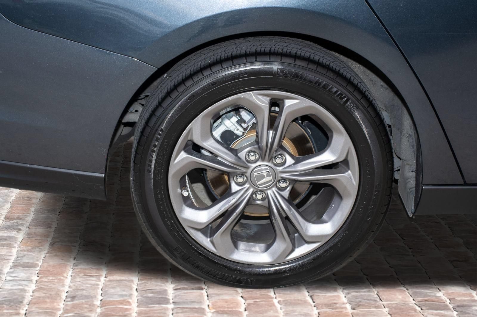 Certified 2024 Honda Accord EX image 40