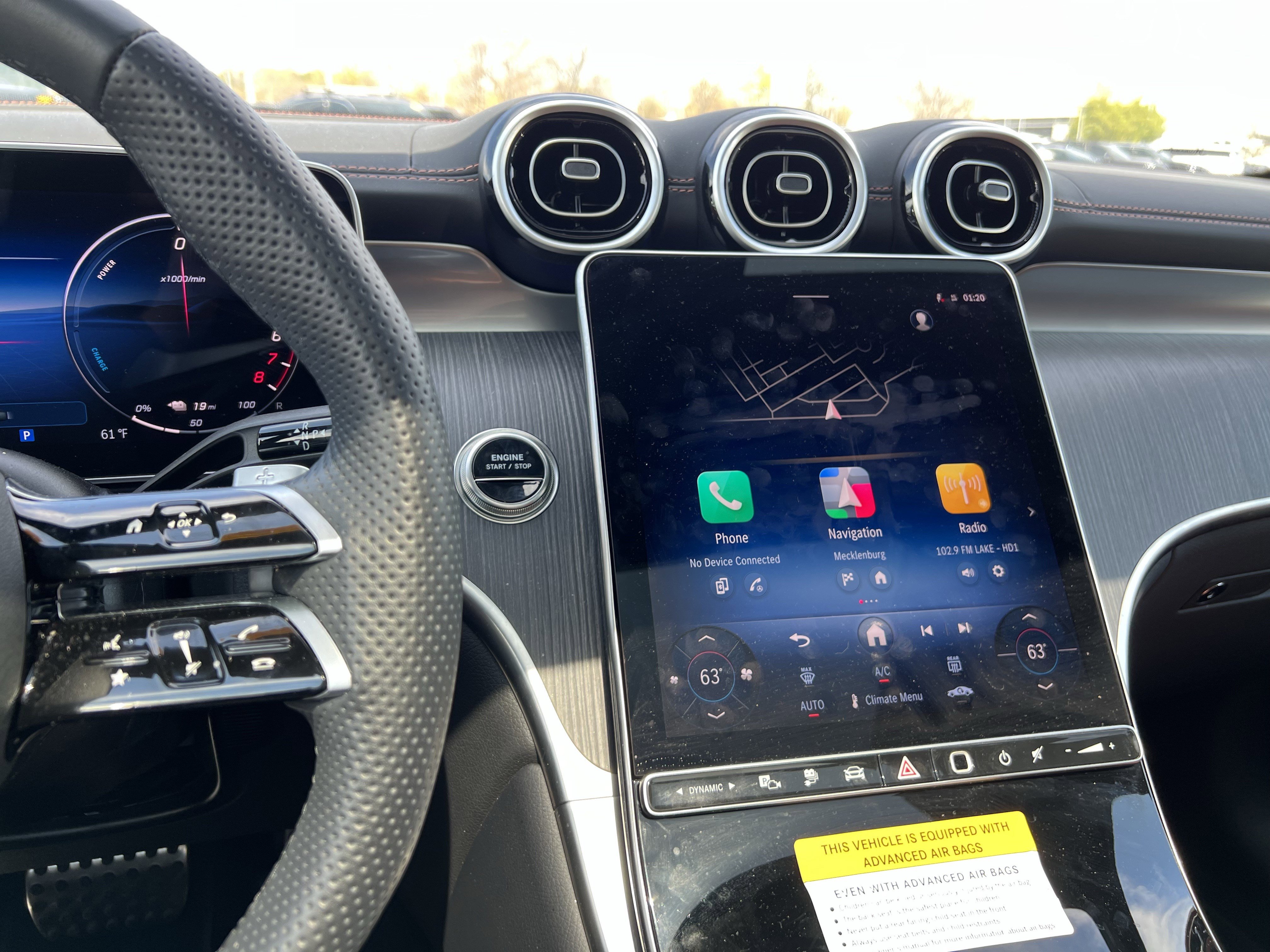 Used 2025 Mercedes-Benz GLC 350e 4MATIC image 32